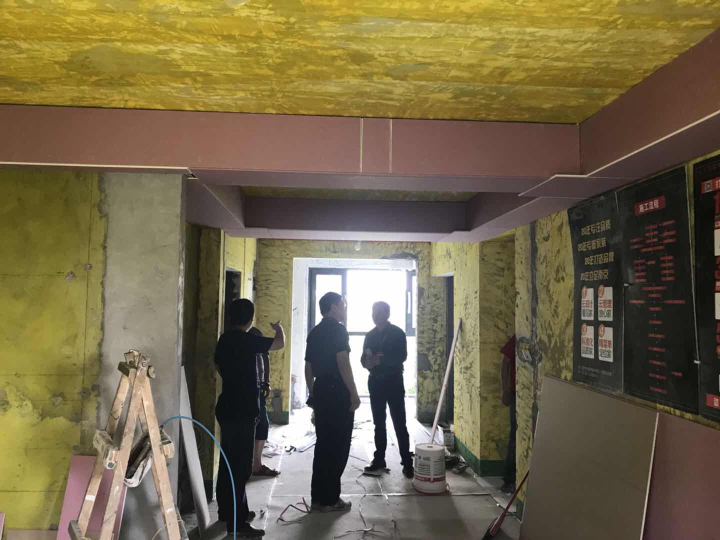 工程大PK正式启动，红牛装饰领导带领工程部突击检查工地