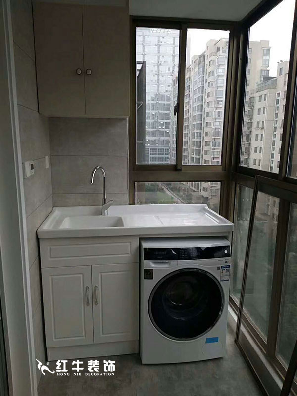 南京瑞鑫兰庭竣工客户看到红牛装修的效果，情不自禁地发出：“厉害了，我的家！”