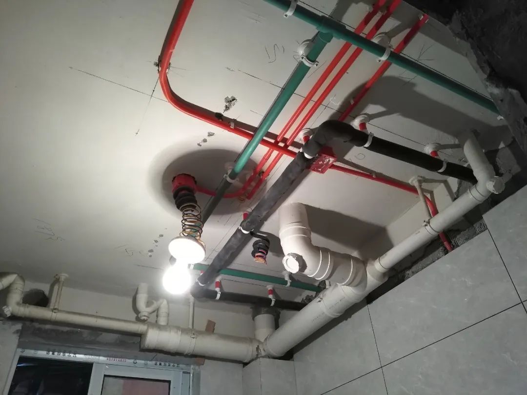 红牛巡检 | 董事长“老汪”视察工地，总经理带队检查工地！