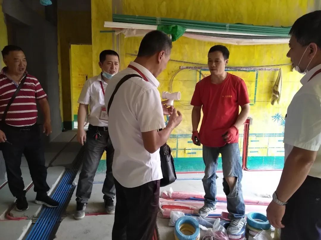 红牛巡检 | 开槽埋线，工地整洁美观！