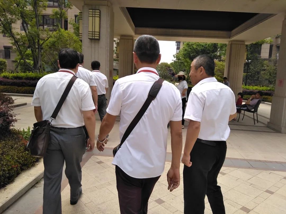 红牛巡检 | 开槽埋线，工地整洁美观！