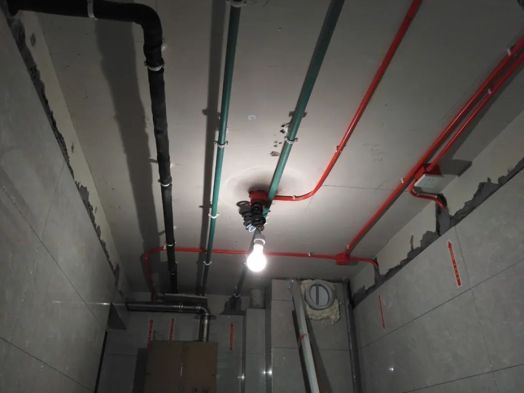 红牛巡检 | 开槽埋线，工地整洁美观！