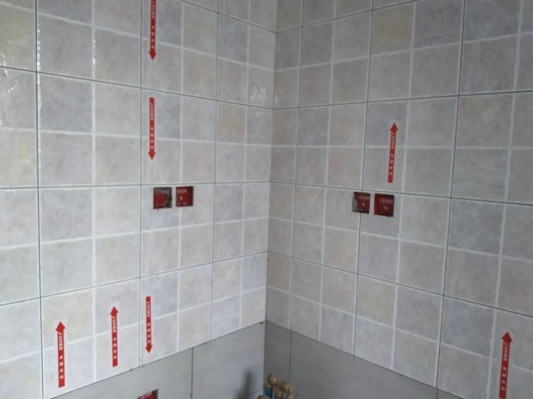 红牛巡检 | 开槽埋线，工地整洁美观！