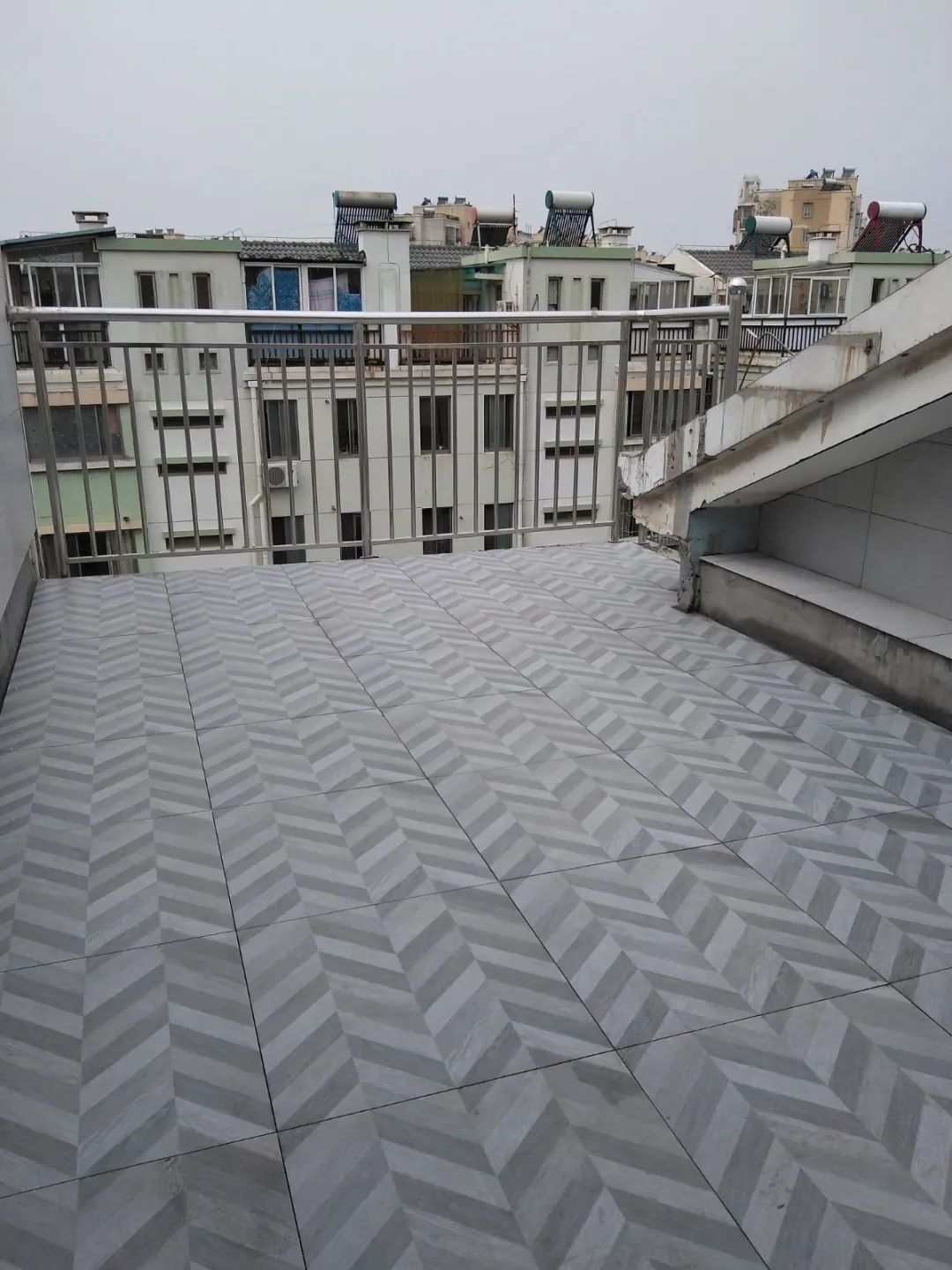 红牛巡检 | 开槽埋线，工地整洁美观！