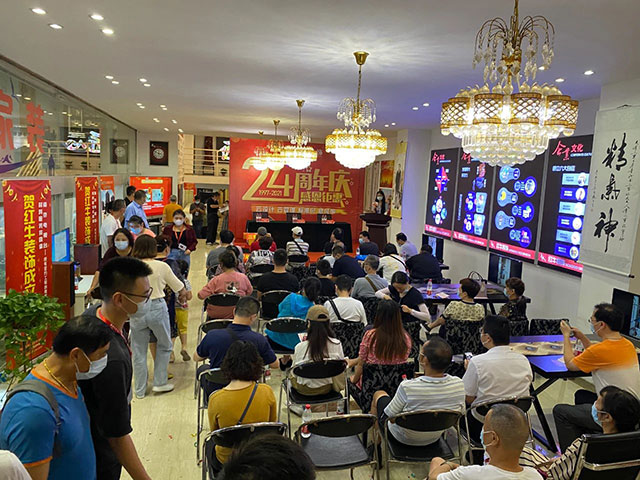 直击火爆现场！红牛装饰24周年庆火热进行中~