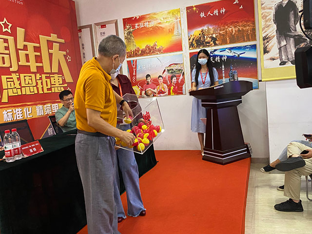 直击火爆现场！红牛装饰24周年庆火热进行中~