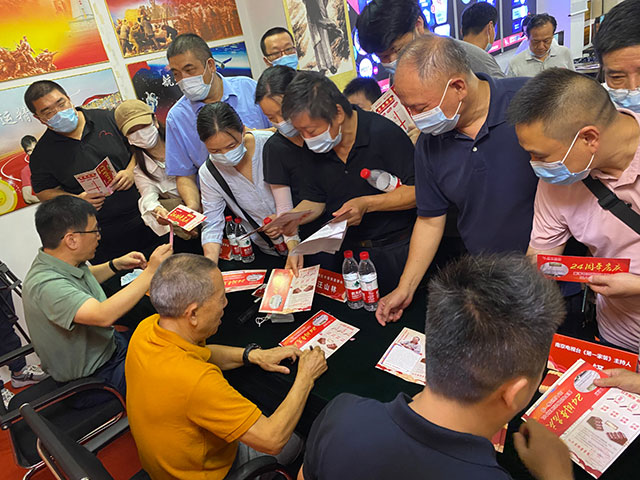 直击火爆现场！红牛装饰24周年庆火热进行中~