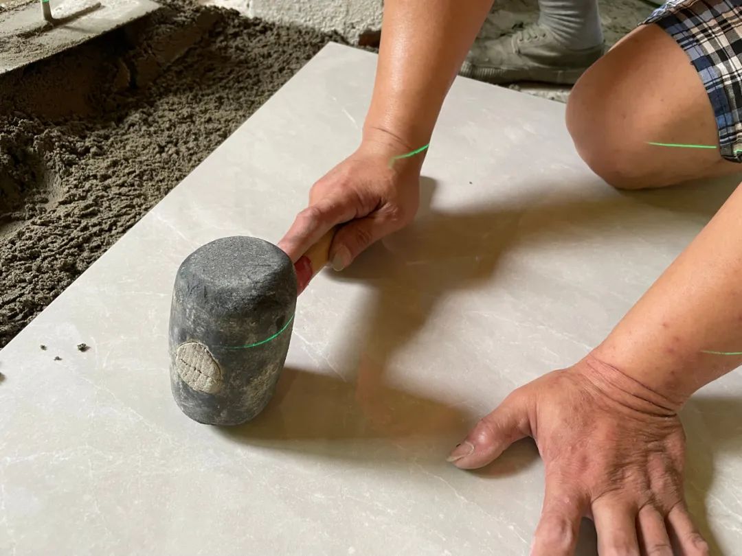 工程总监突击工地｜精益求精，为业主严格把控质量关！