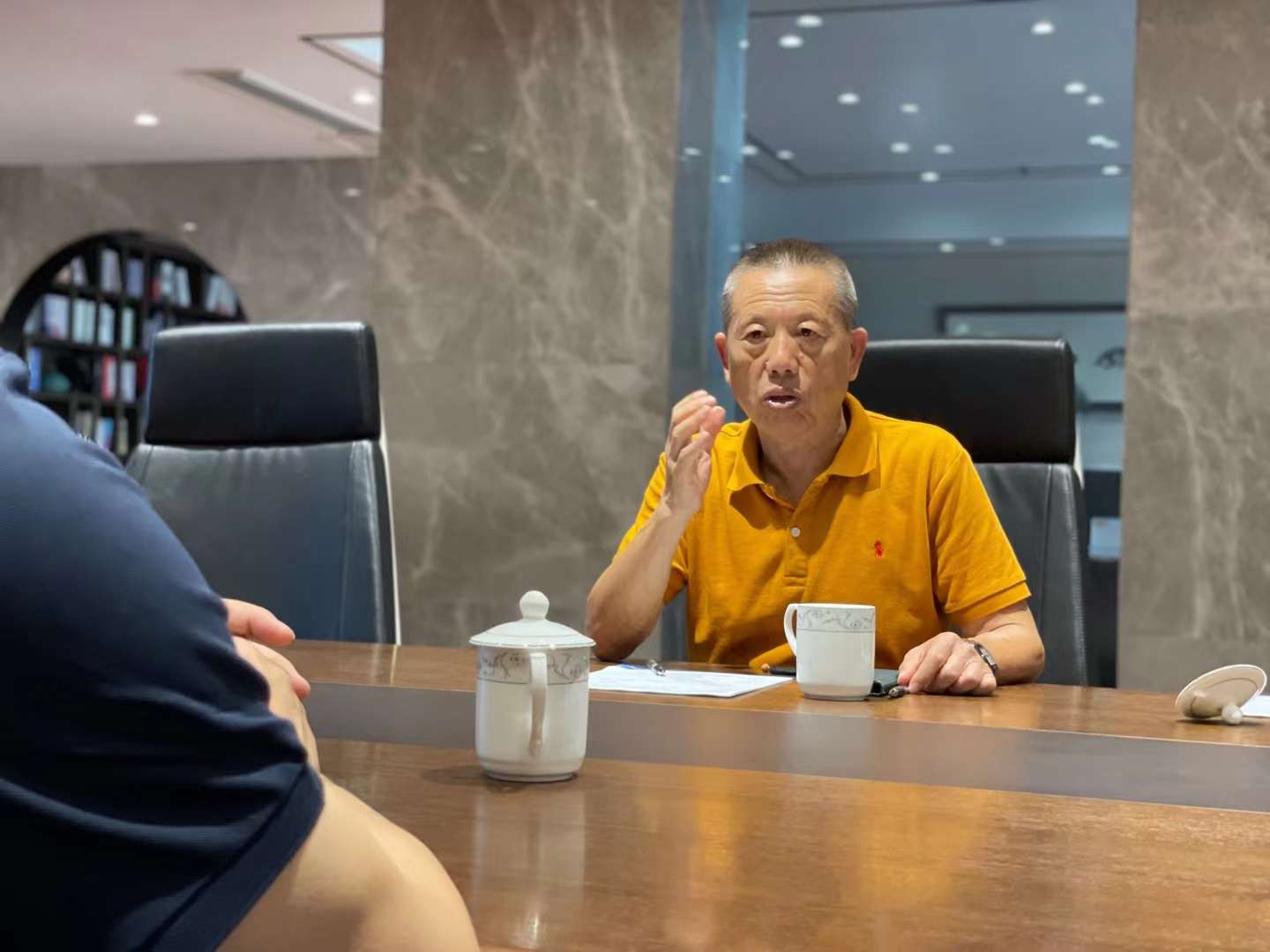 红牛装饰董事长老汪再次带队——实地参观考察公司战略合作品牌！