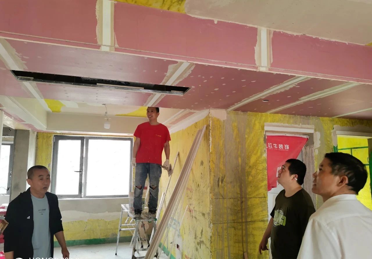 严控品质，红牛装饰工程总监→又双叒叕带队去工地“找茬”了？！