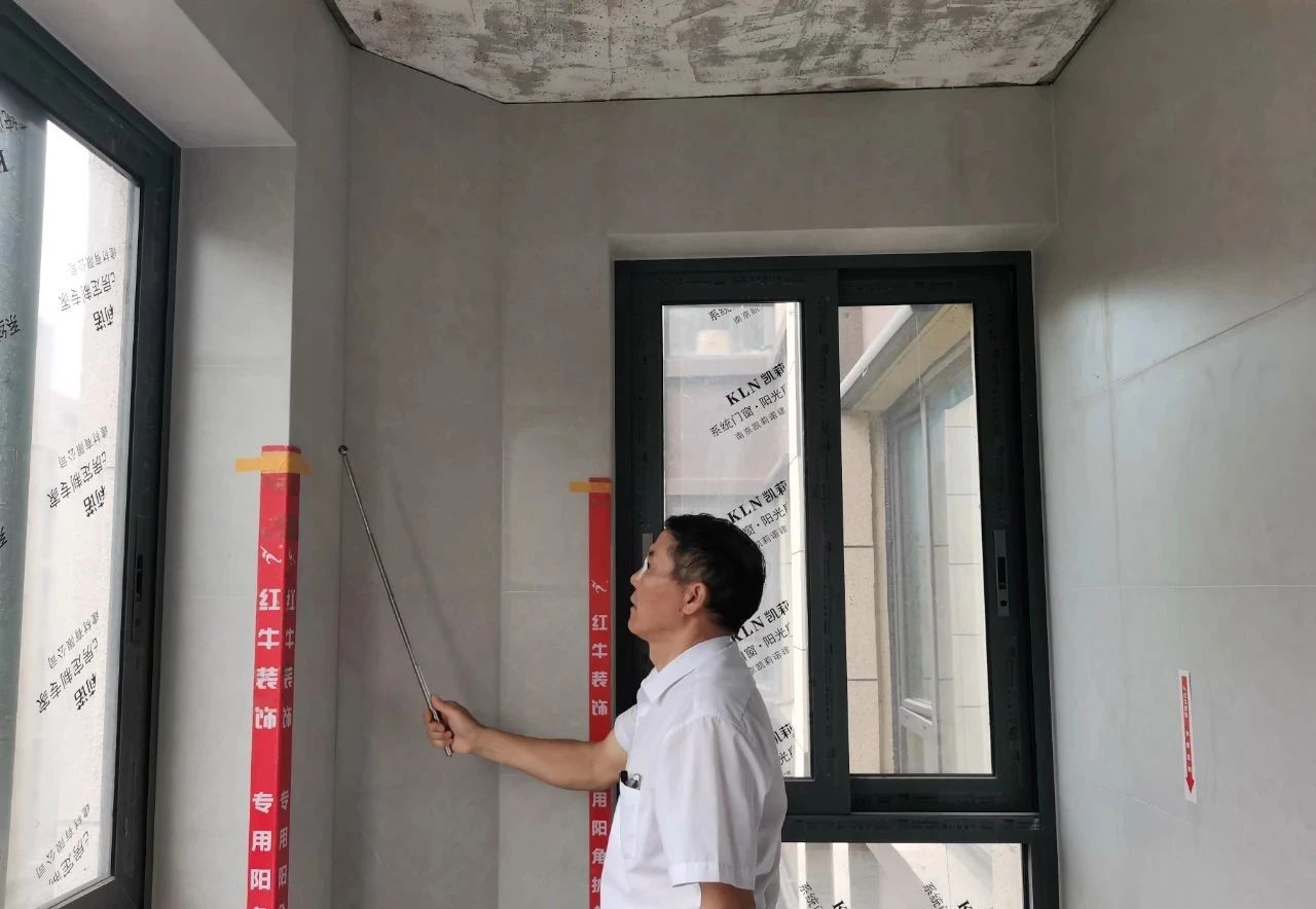 严控品质，红牛装饰工程总监→又双叒叕带队去工地“找茬”了？！