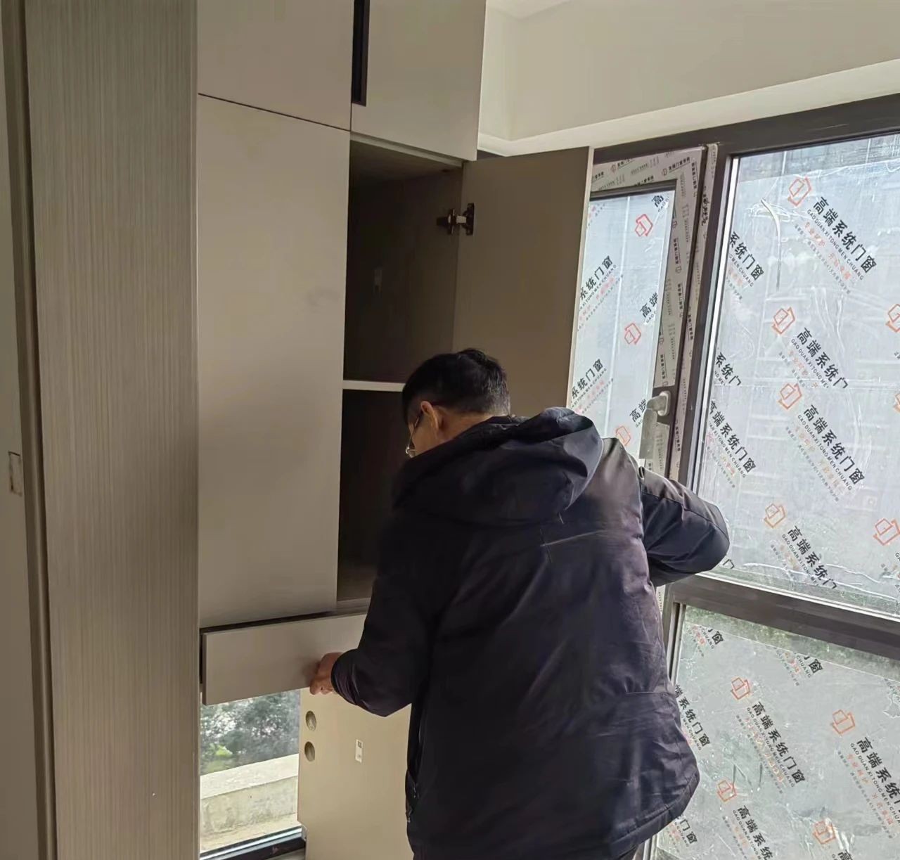 工地巡检｜红牛装饰工程总监化身“细节控”，施工现场“揪问题”！11×