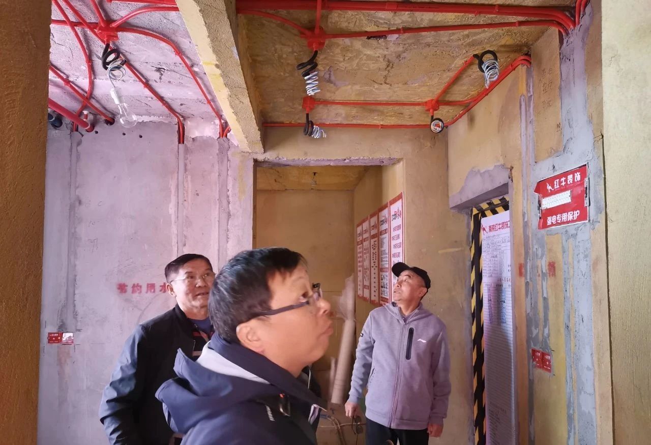 南京红牛装饰公司工地巡检：这水电施工现场，您给打几分？