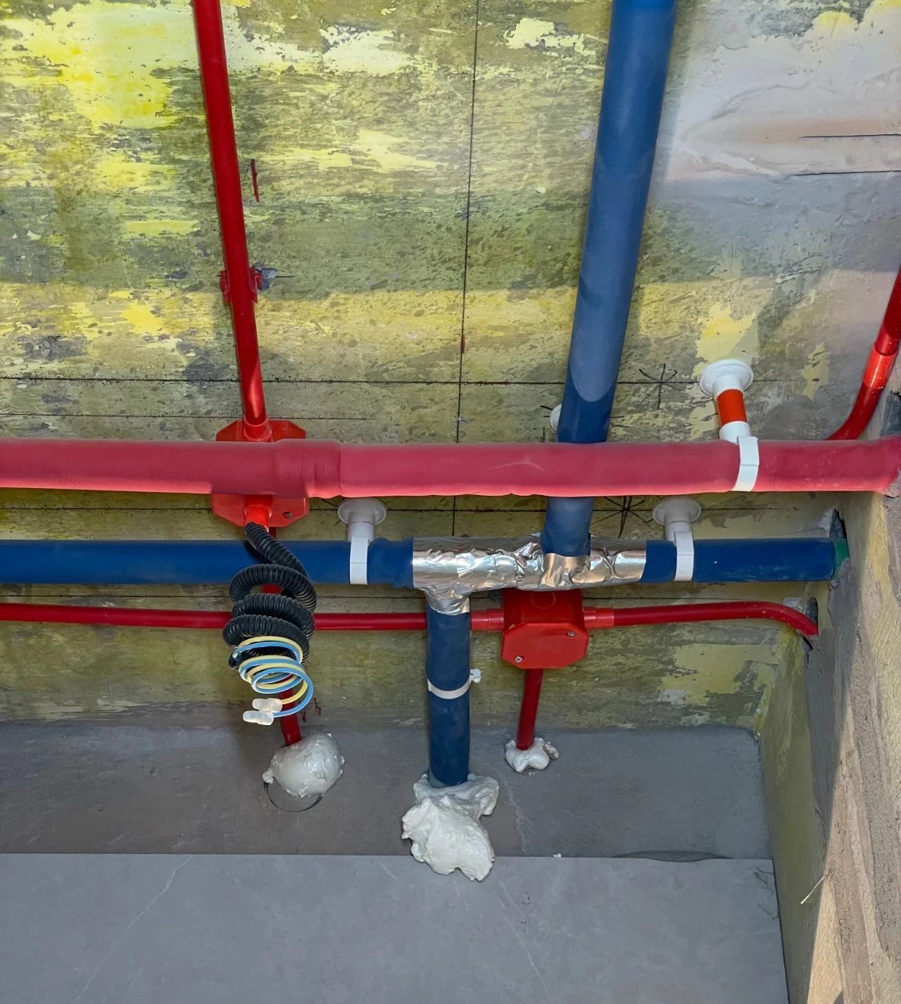 南京红牛装饰:工地巡检步履不停,将品质追求进行到底! 南京红牛装饰:工地巡检步履不停,将品质追求进行到底!