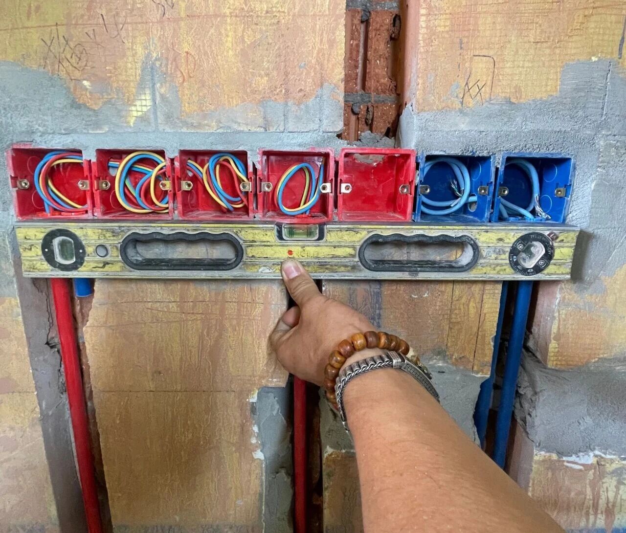 金九银十装修季|南京红牛装饰工程总监:工地巡检无小事,严苛落实工艺标准! 金九银十装修季|南京红牛装饰工程总监:工地巡检无小事,严苛落实工艺标准!