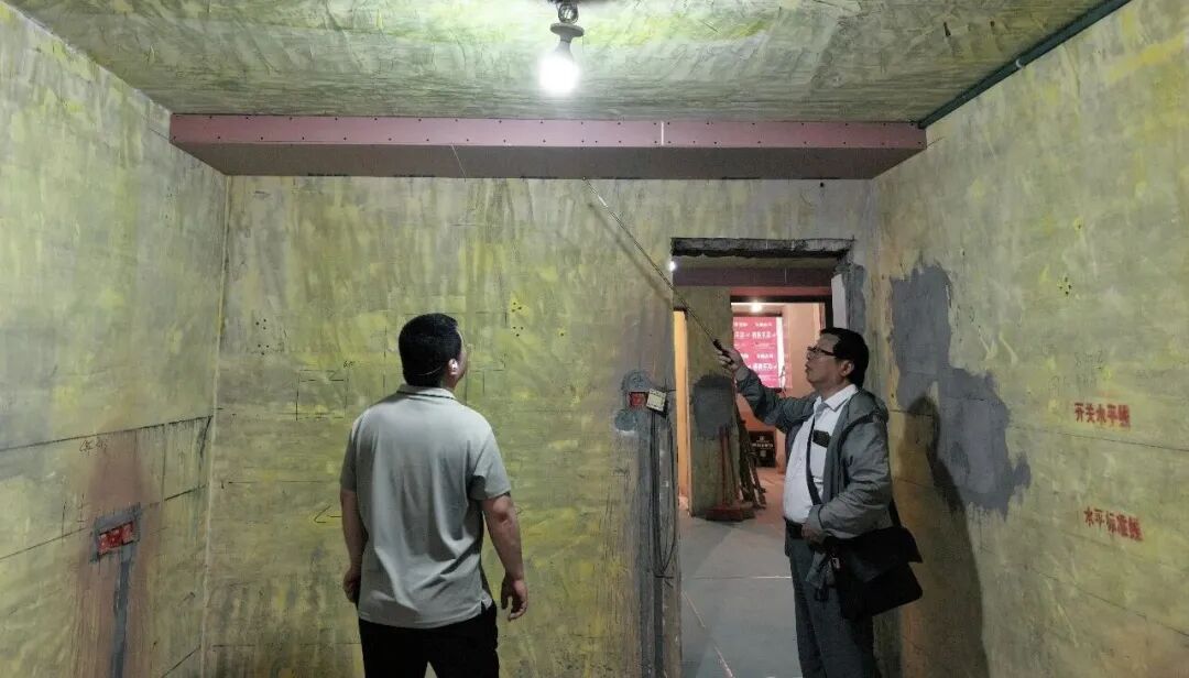 南京红牛装饰工地巡检记：藏在墙里的工艺与标准，必须严格把关！