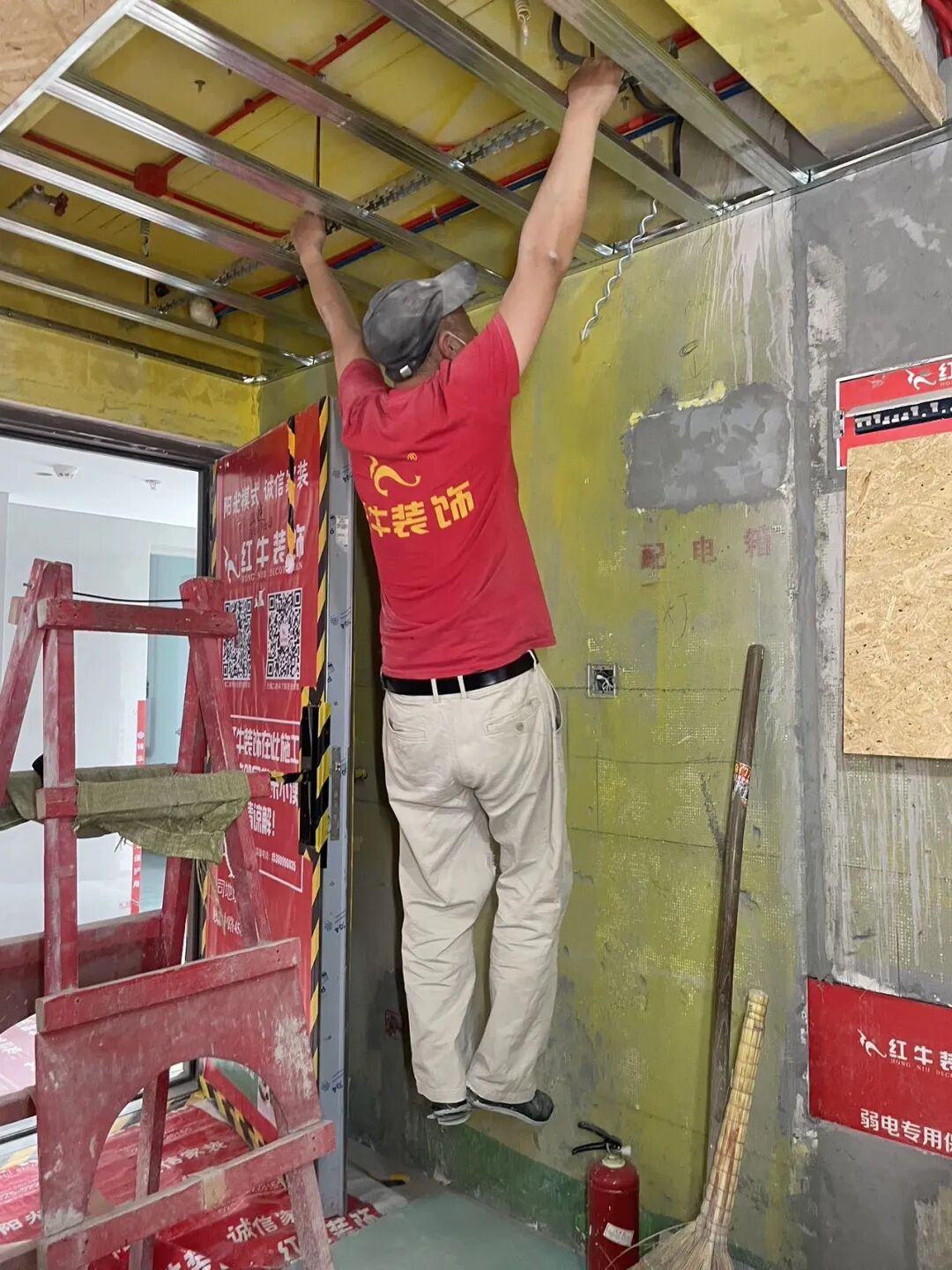 南京红牛装饰29年初心未改,脚步丈量工地,匠心守护每一个家! 南京红牛装饰29年初心未改,脚步丈量工地,匠心守护每一个家!