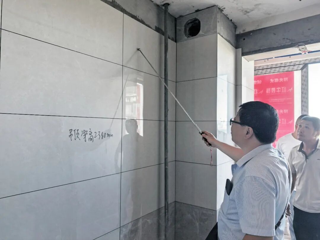 南京红牛装饰工地突击巡检：金九银十，装修黄金期，施工质量更不容松懈！
