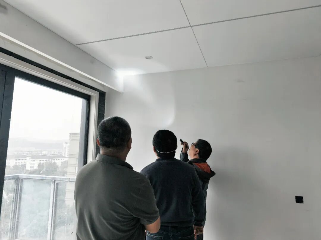 南京红牛装饰工地巡检：国庆不打烊，巡检不放松，品质不放假！