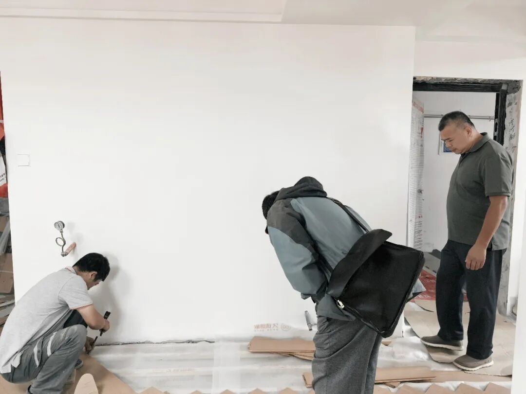 南京红牛装饰工地巡检：国庆不打烊，巡检不放松，品质不放假！